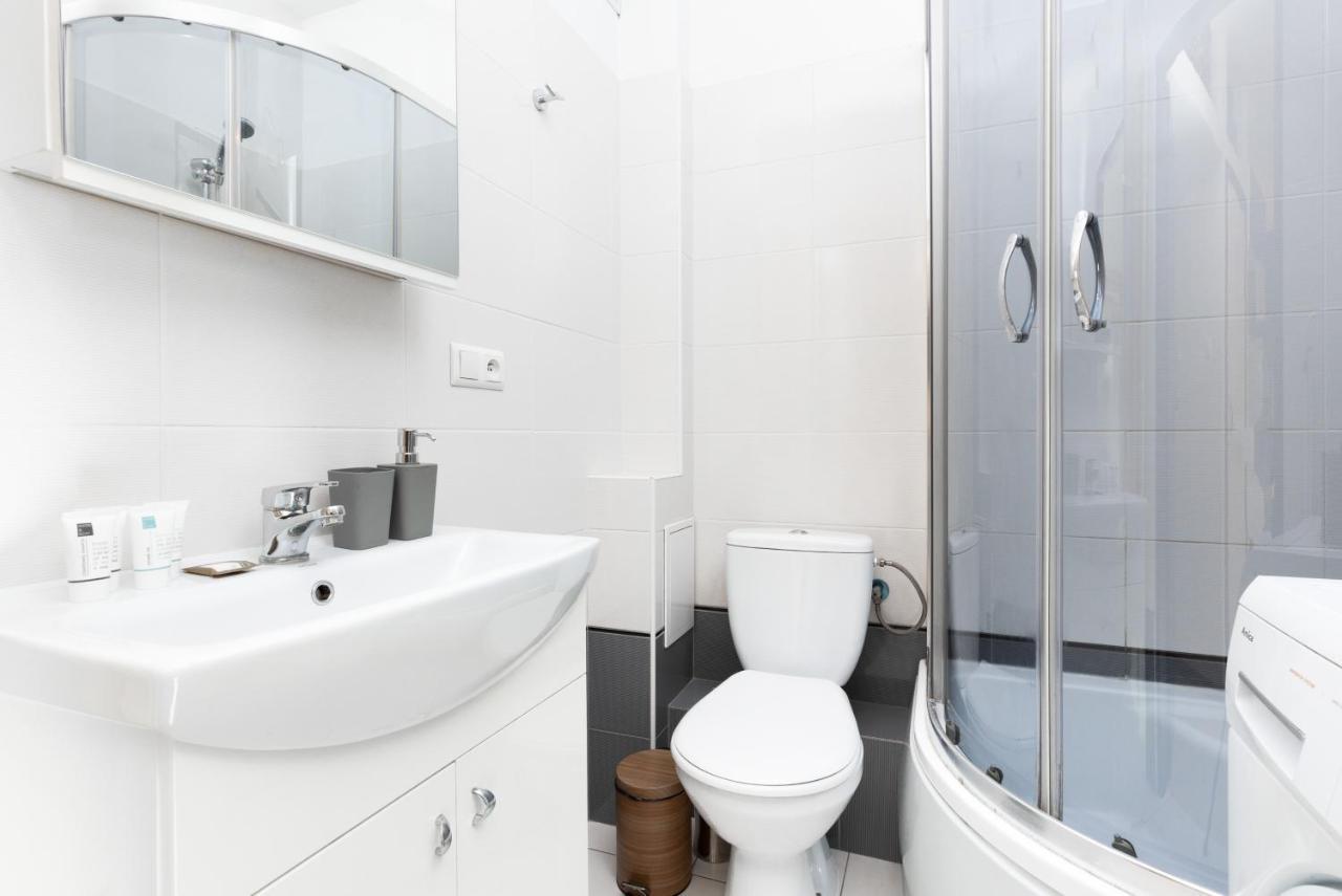 Apartments City Center Krucza By Renters Warsaw Exterior photo